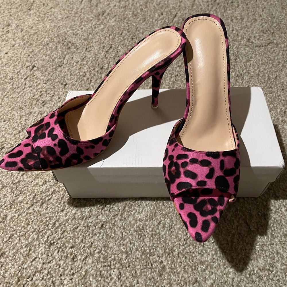 NIB Pink Leopard Suede Sandal Mule Heels